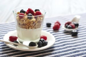 Yoghurt with granola