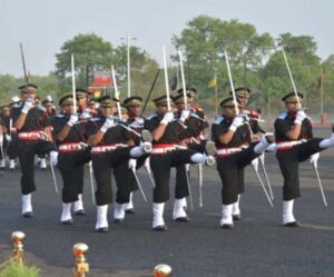 Chance to apply for CDS exam till tomorrow