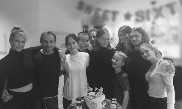 Dakota-Johnson-Siblings-and-Family