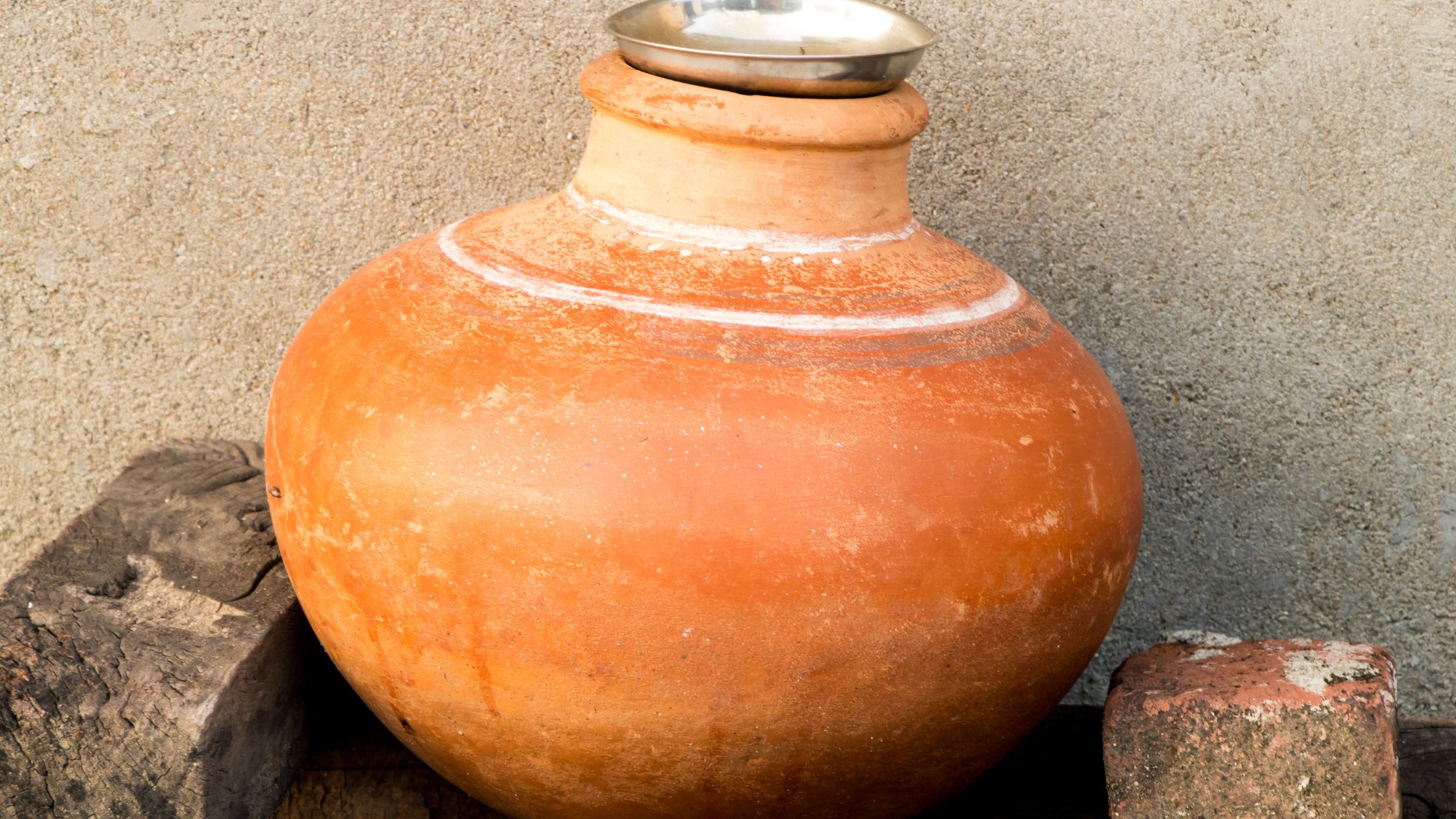 Earthen Pot