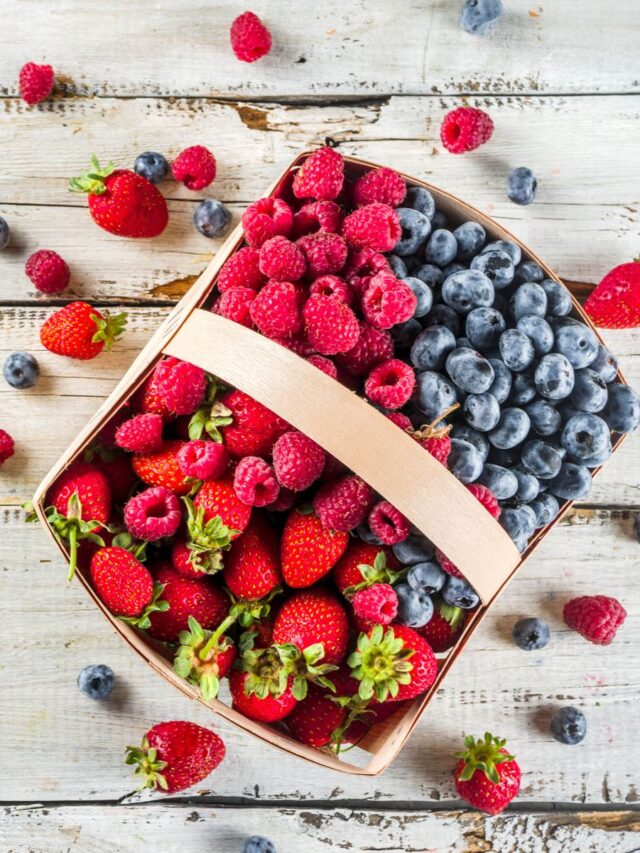 summer-organic-farm-berries-in-a-basket-royalty-free-image-1650912915