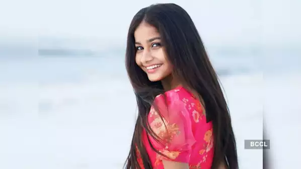 bigg boss tamil season 8 contestants photos-Sachana Namidass